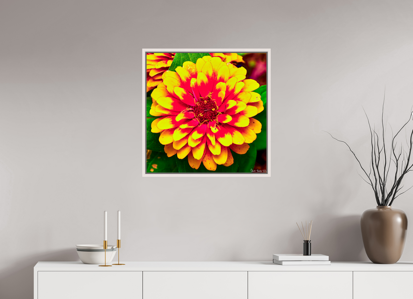 25 x 25″, Floater Frame Maple White Radiance