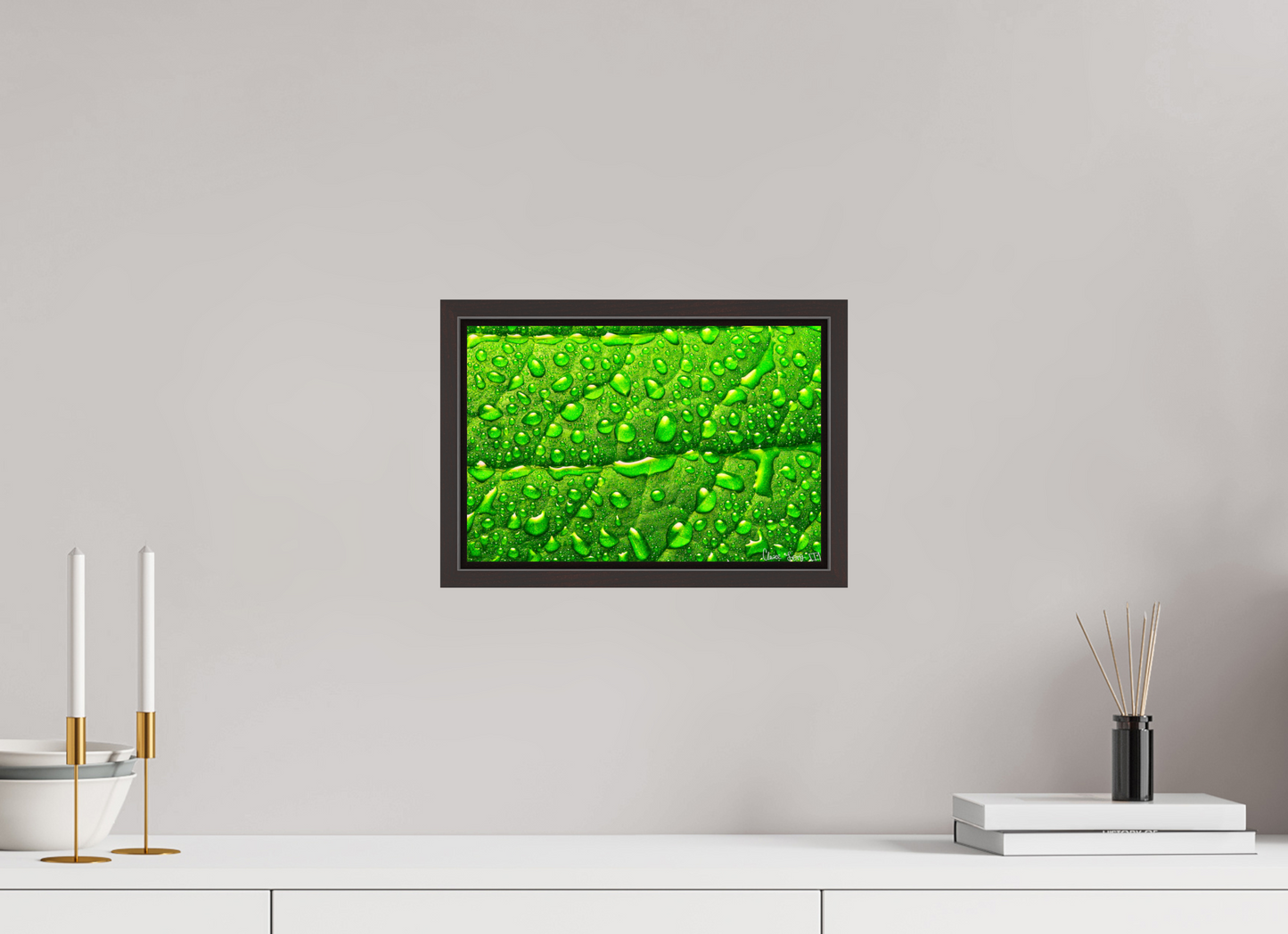 12 x 8″, Floater Frame Alder Brown Smile