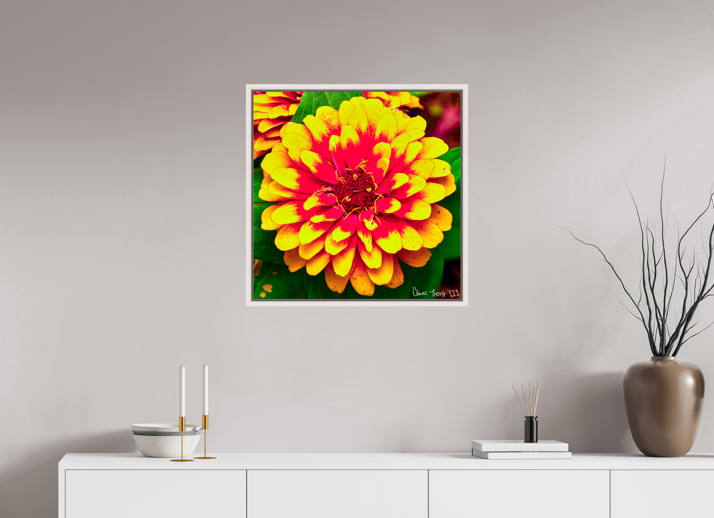 25 x 25″, Floater Frame Maple White Radiance